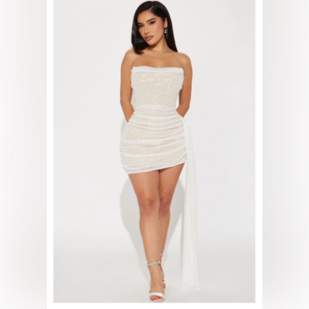 Lilian Draped Sequin Mini - Off White - L
Size: L
Quantity: 1